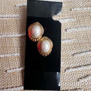 Elegant Gold and Pearl Earrings